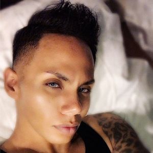 Meet your Posher, Stiles